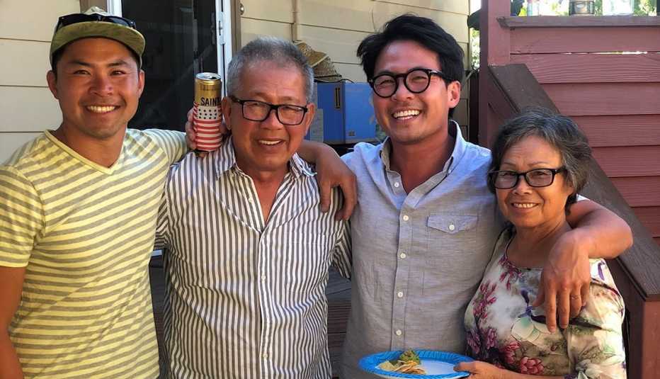 chef viet pham and his family