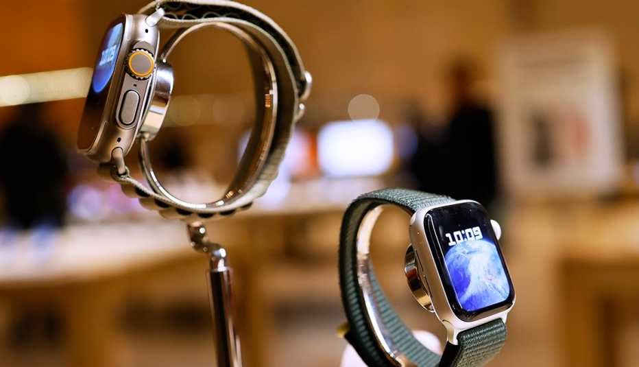 apple smartwatches on display