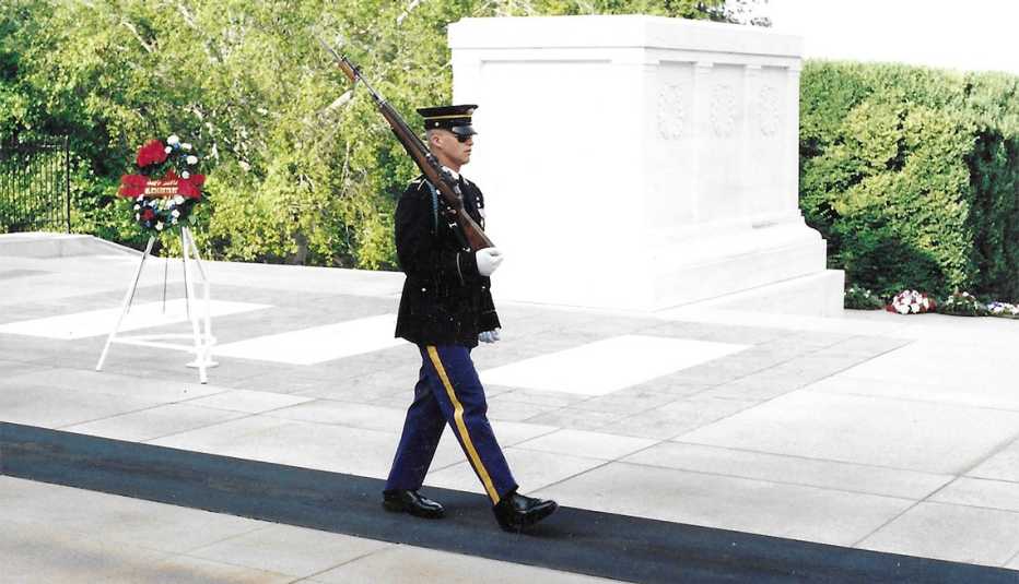 ethan morse stands guard at the tomb of the unknown soldier