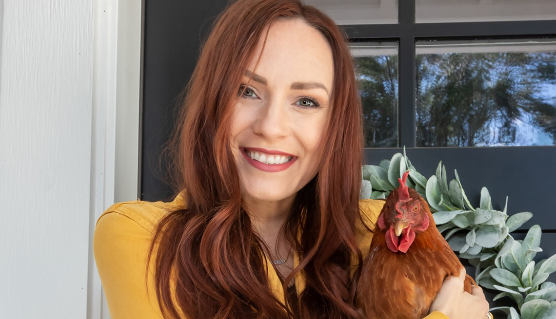 Chris Lesley and her chicken