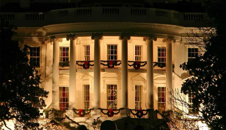 The White House decorated for holidays