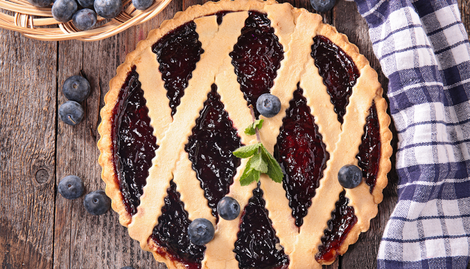 a blueberry pie
