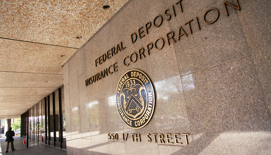 Outside the entrance to the Federal Deposit Insurance Corporation building