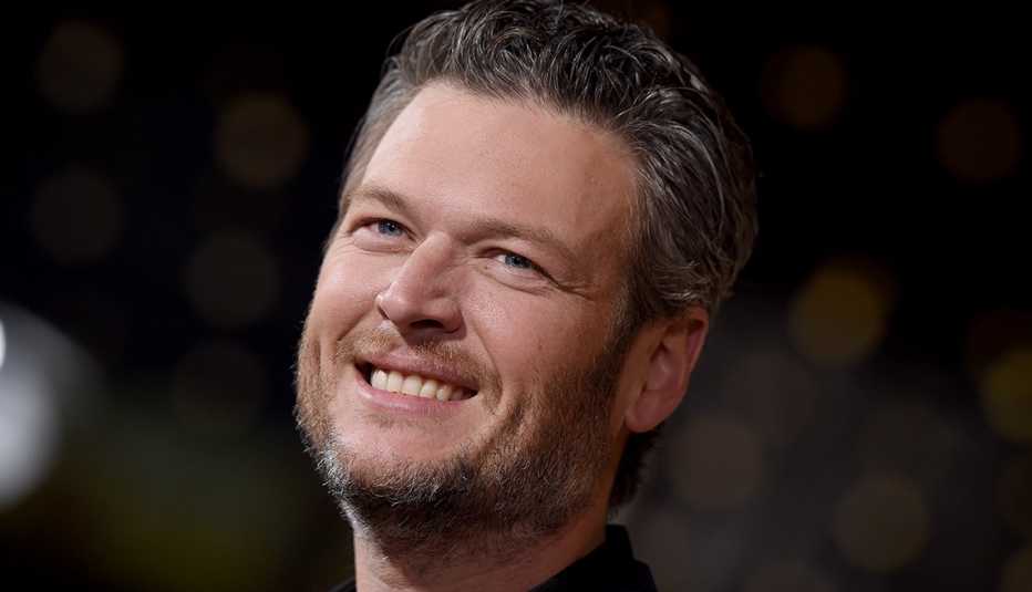 Singer Blake Shelton arrives at the premiere of Netflix's 'The Ridiculous 6' at AMC Universal City Walk on November 30, 2015 in Universal City, California. 