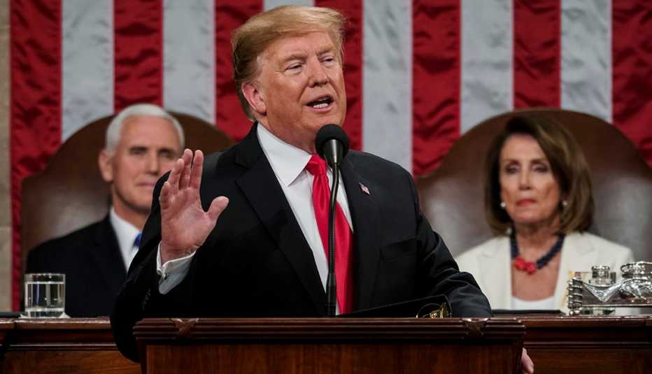 Donald Trump gives the State of Union