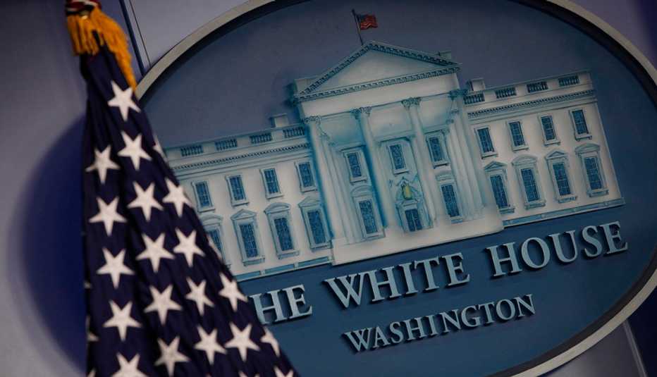 White House logo with the American flag