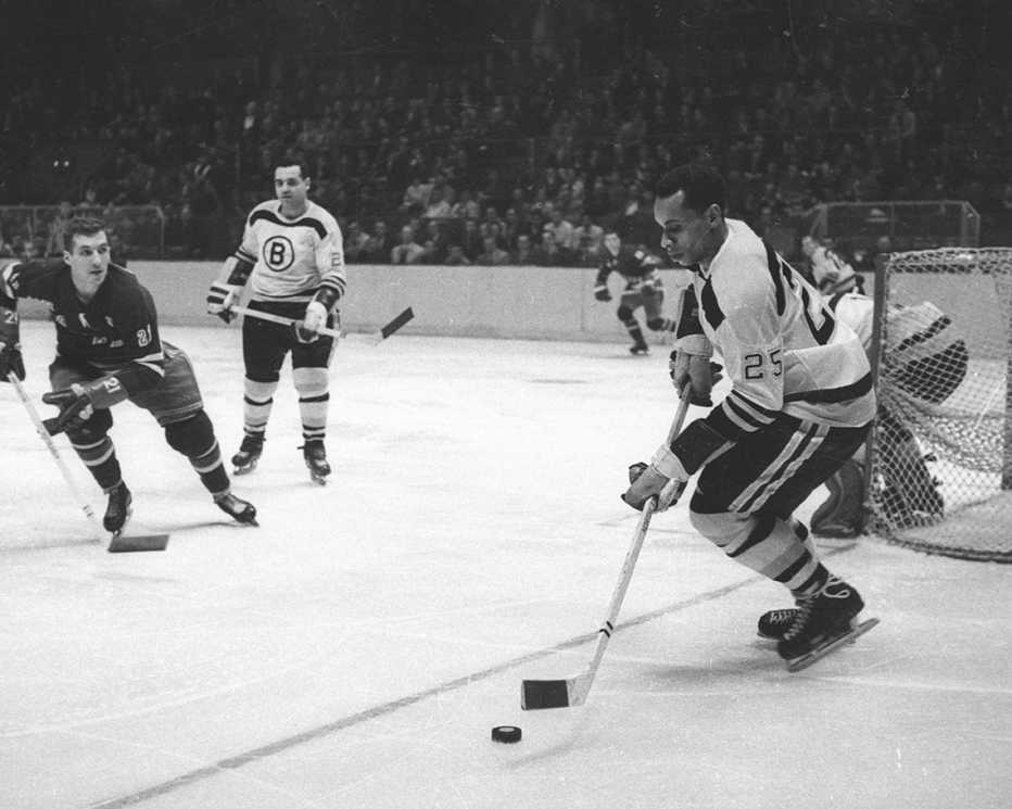 a photo of hockey player willie o ree