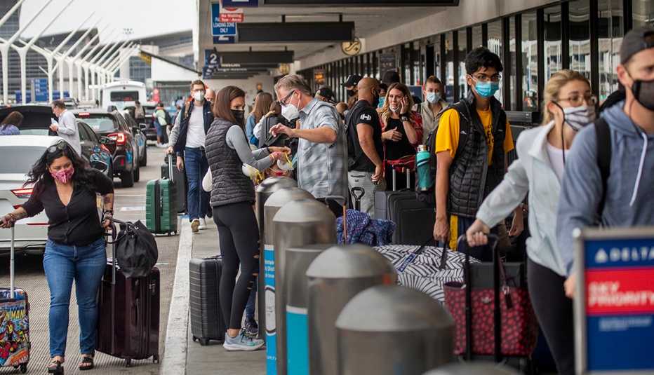 Airport drop off amid a busy getaway travel day
