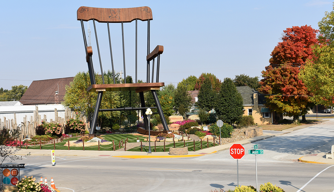 the world's largest rocking chair in casey illinois