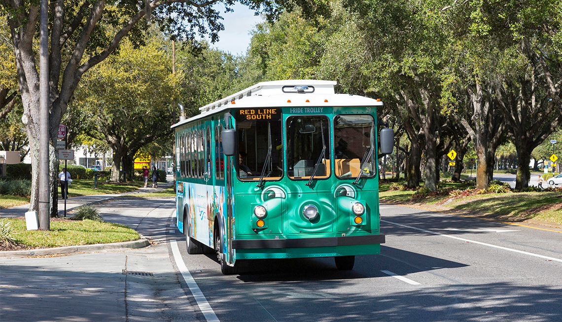 I-Ride iconic trolley bus