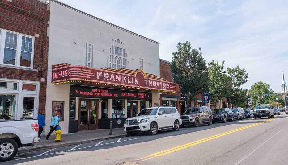 the exterior of a movie theater in franklin tennessee