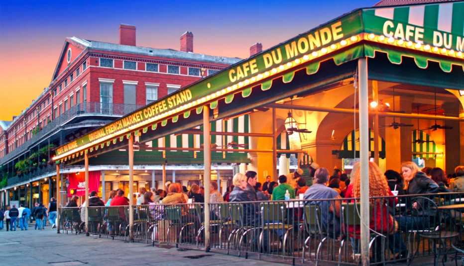 the famous cafe du monde at dusk in new orleans louisiana