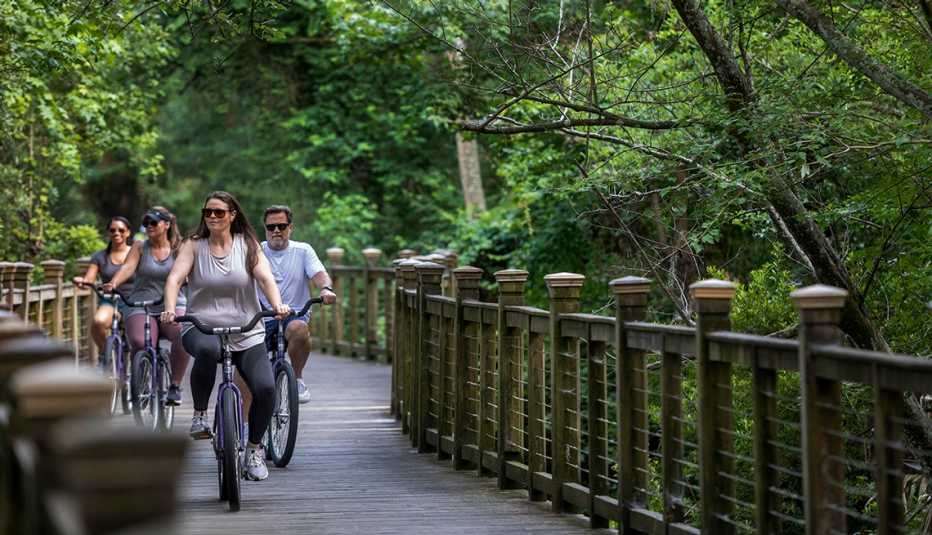guests can enjoy many outdoor activities at Hilton Head Health in South Carolina