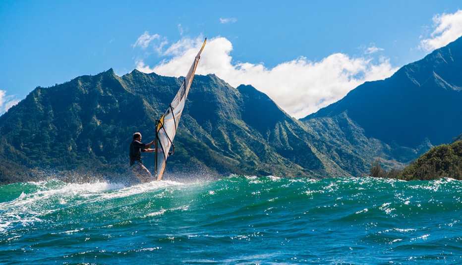 Windsurfing in Hanalei Bah, Hawaii
