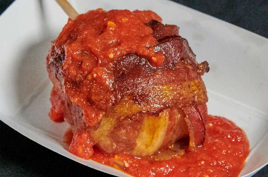 the grinder ball from the iowa state fair is a ball made of bacon and mozzerella cheese