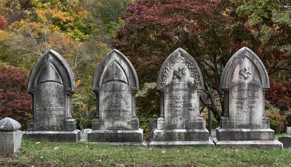 Tombstones at Sleepy Hollow Cemetery