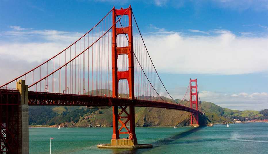 View of Golden Gate bridge.