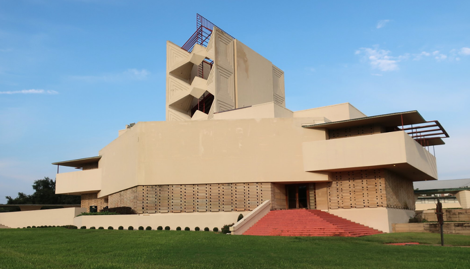 the annie pfeiffer chapel at florida southern college in lakeland florida