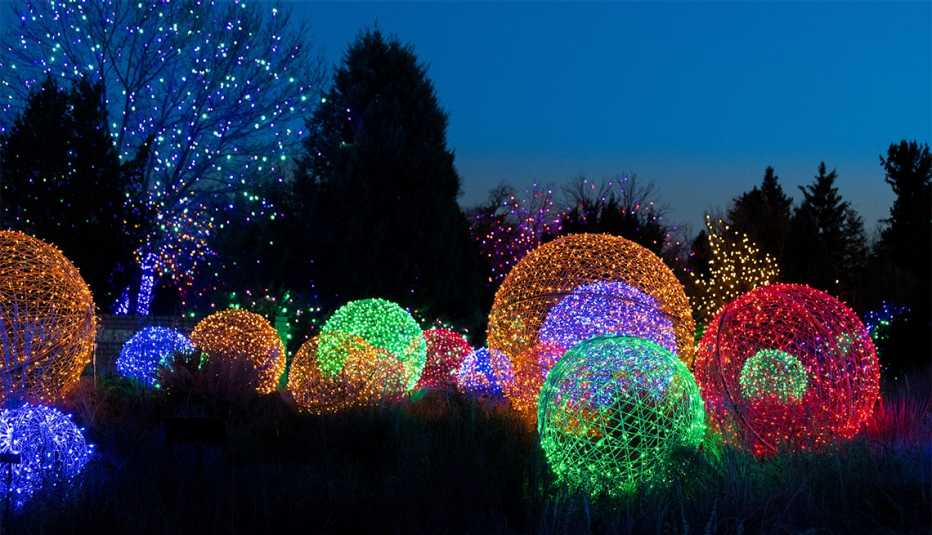 10 Stunning Holiday Light Displays