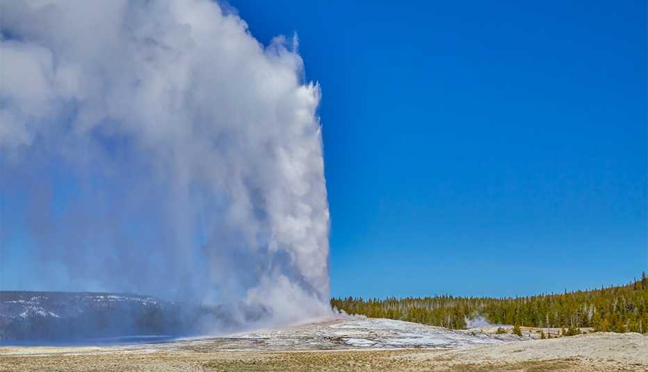 Old Faithful Geyser erupting at Yellowstone