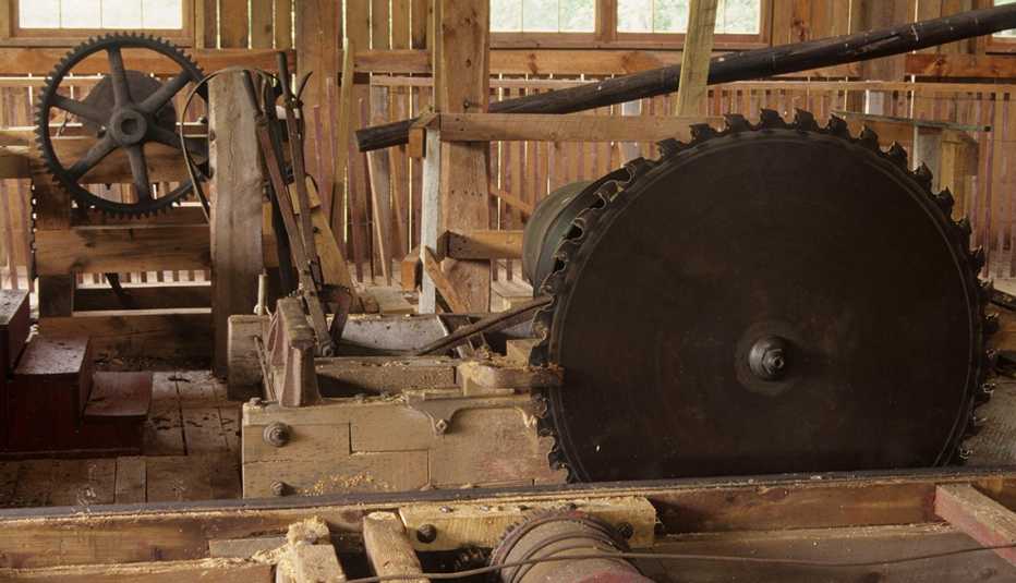 sawmill in the pennsylvania lumber museum