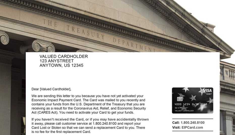 Una carta de ejemplo enviada a los contribuyentes que recibieron un pago de estímulo sobre el edificio del Departamento del Tesoro de Estados Unidos, Washington, DC