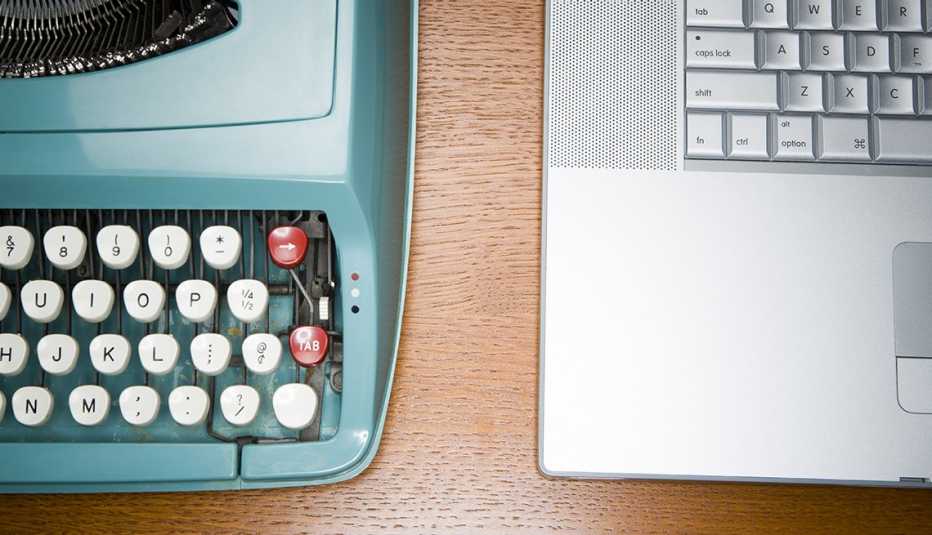 Máquina de escribir, computadora portátil, electrónicos de segunda mano