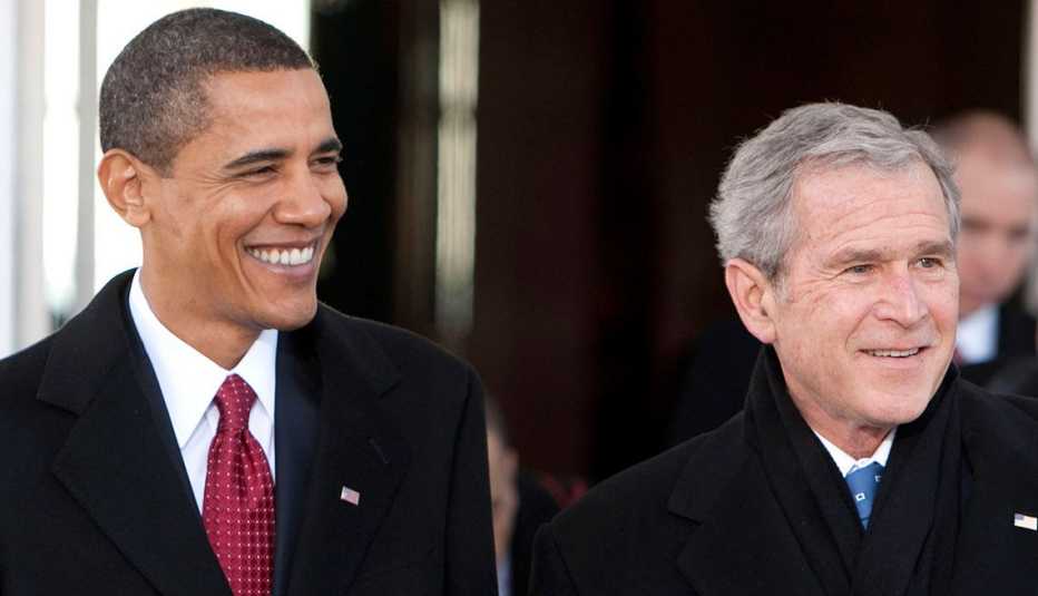 Presidentes Barack Obama y George W. Bush - Salarios de los famosos