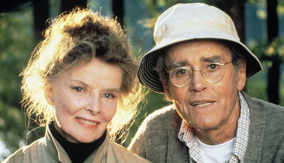 Katharine Hepburn como Ethel Thayer y Henry Fonda como Norman Thayer en la película de 1981 "On Golden Pond".