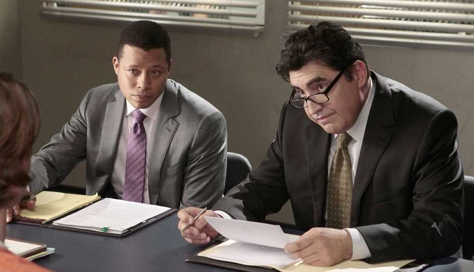 Terrence Howard como Deputy D.A. Jonah "Joe" Dekker y Alfred Molina como Det. Ricardo Morales en "Law & Order: LA.".