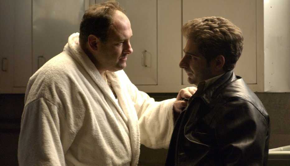 James Gandolfini (izquierda) como Tony Soprano y Michael Imperioli como Christopher Moltisanti en "The Sopranos".