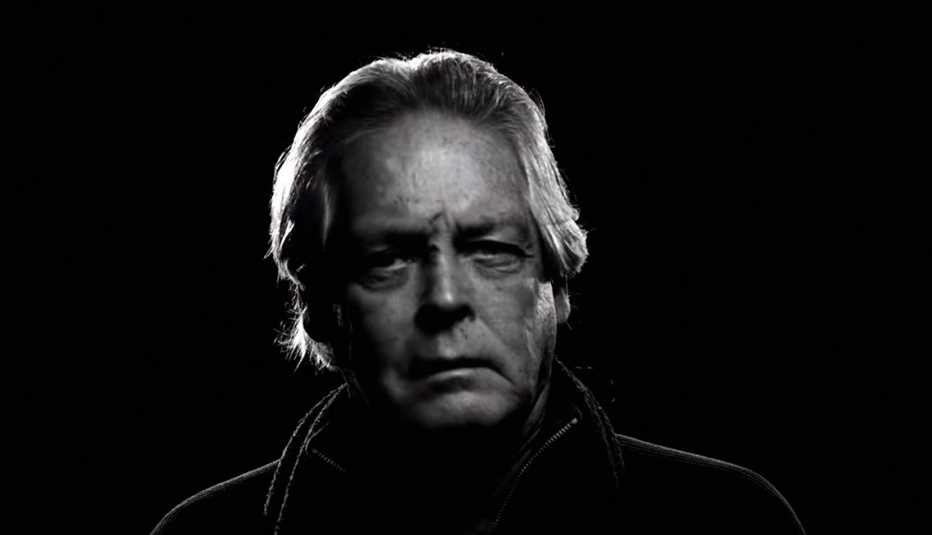 Una imagen en blanco y negro del periodista Greg O'Brien para el documental Have You Heard About Greg?