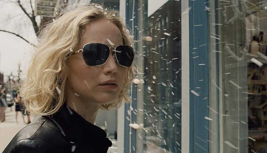 Jennifer Lawrence en una escena de la película 'Joy'