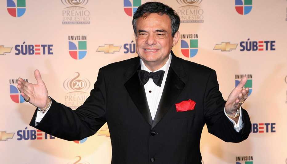 José José cuando recibió el premio por su trayectoria artística en el Latin Grammy