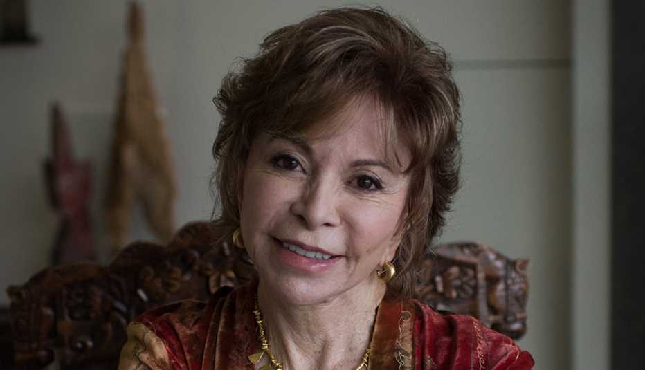 Retrato de la escritora chilena Isabel Allende por el lanzamiento de su nueva novela Más allá del invierno.