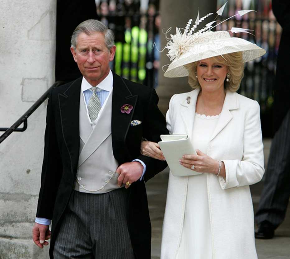 Príncipe Carlos y Camilla Parker Bowles, los duques de Cornwall, el día de su boda civil, Windsor, Berkshire, Inglaterra, abril 9, 2005.