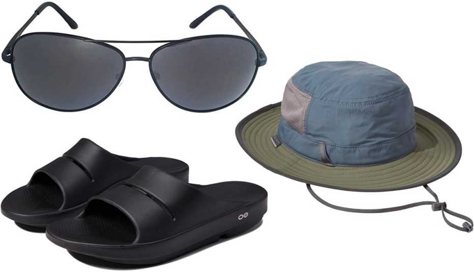 Sandalias, gafas de sol y sombrero.