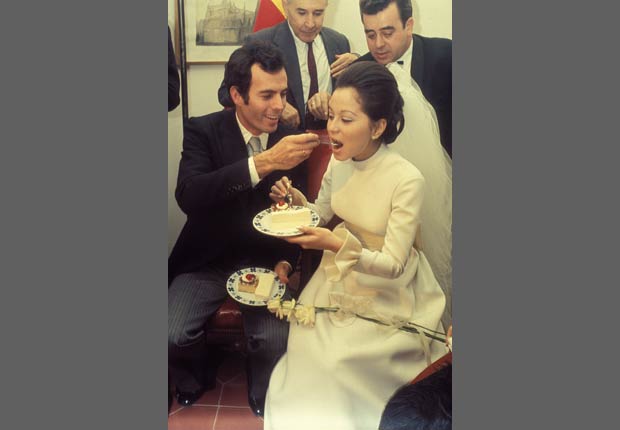 Boda del cantante Julio Iglesias con su primera esposa Isabel Preysler.