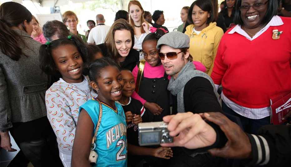 Angelina Jolie y Brad Pitt - Famosos y humanitarios