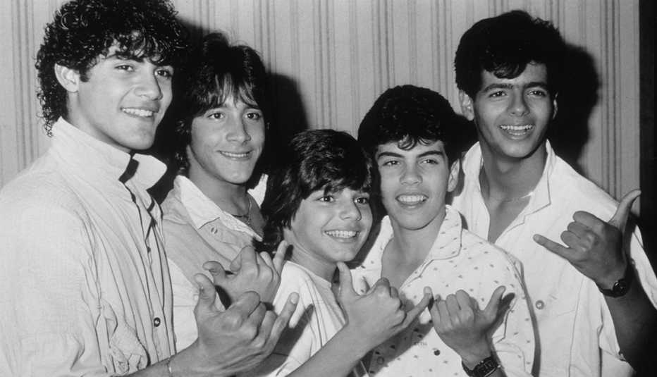 En 1984 Ricky Martin llegó a ser parte de Menudo - Foto con sus compañeros