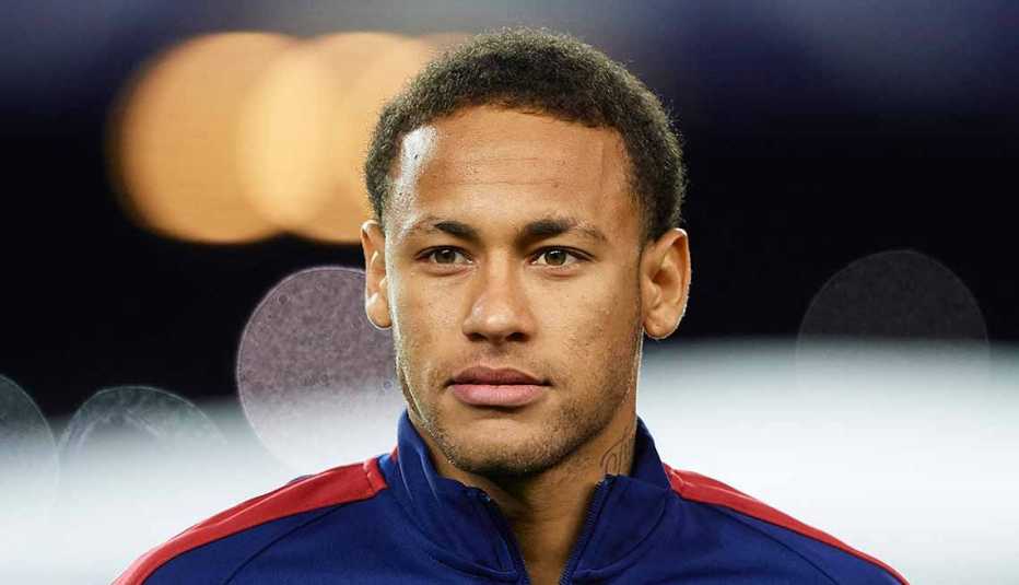 Foto retrato de Neymar usando la chaqueta del Barcelona