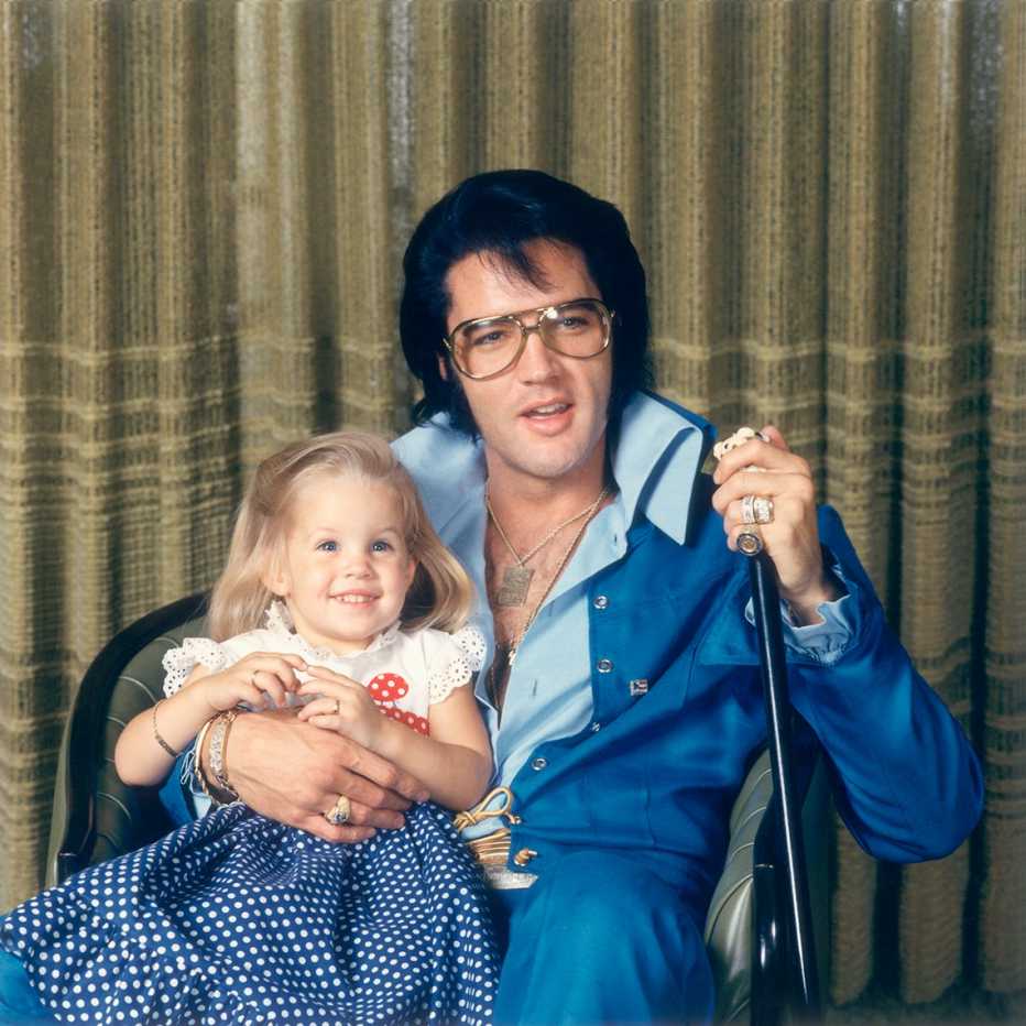 El rey del rock n roll con su hija Lisa - Elvis Presley, 40 años de su muerte