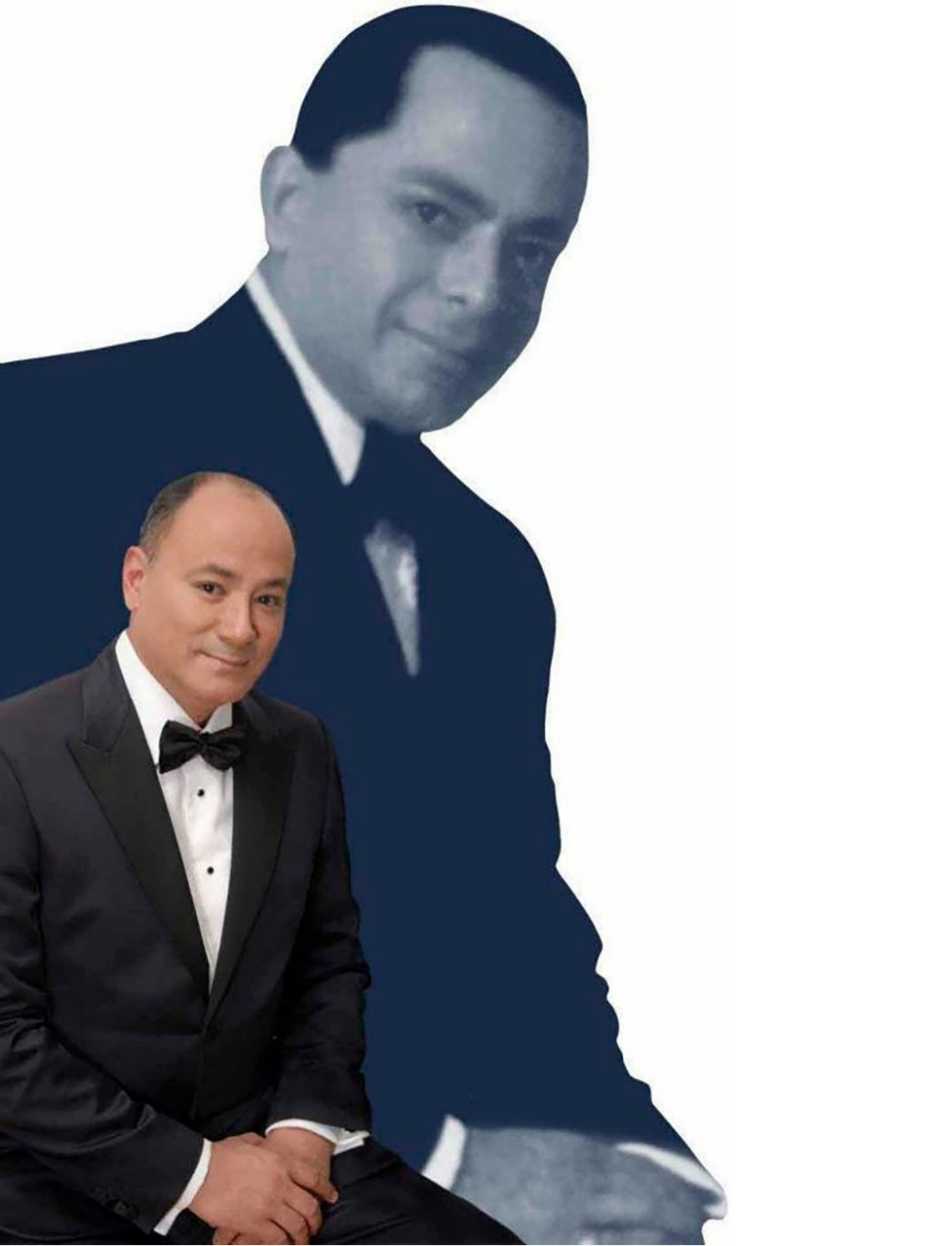 Tito Rodríguez Jr. con una imagen de su padre al fondo Tito Rodríguez