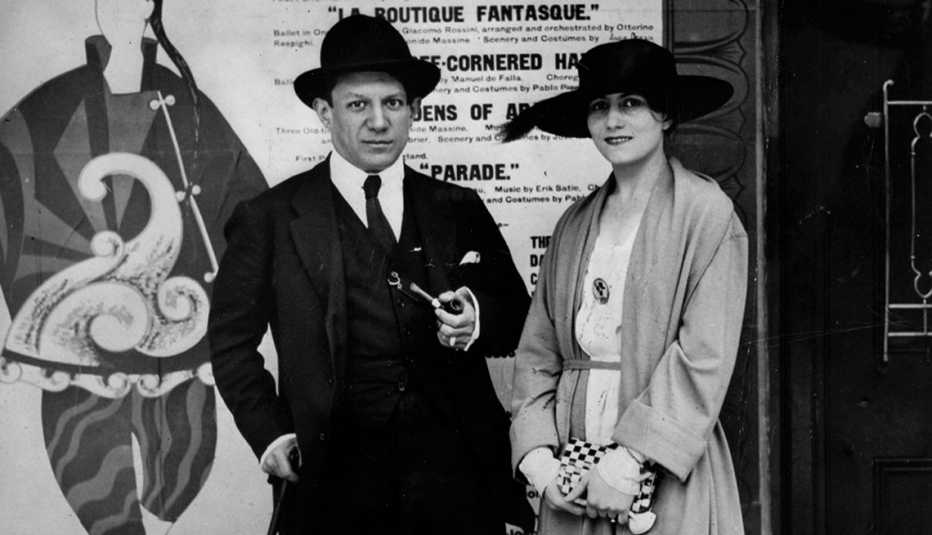 Pablo Picasso con su esposa Olga Koklova en 1919.