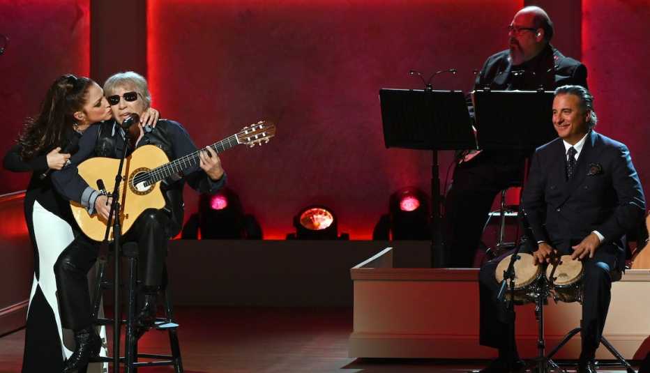 Gloria Estefan, José Feliciano y el actor Andy García durante el show de Gershwin Prize Honoree's Tribute en Washington, D.C., marzo 13, 2019.