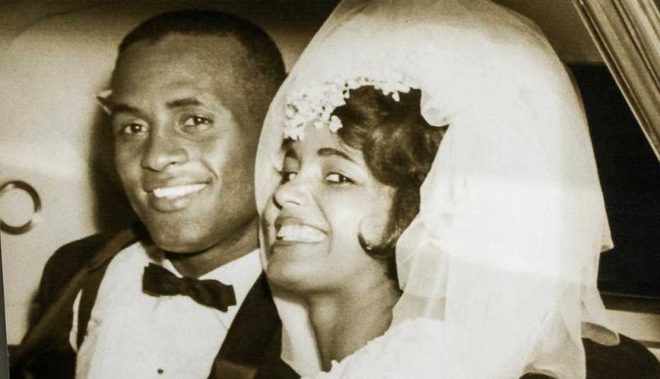 Roberto Clemente con su esposa, Vera, el día de su boda el 14 de noviembre de 1964.