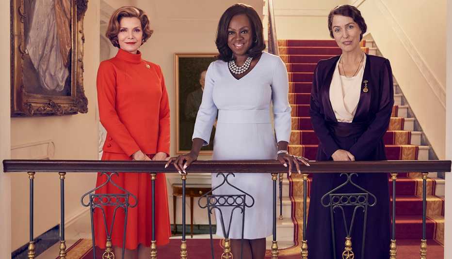 (De izquierda a derecha) Michelle Pfeiffer como Betty Ford, Viola Davis como Michelle Obama y Gillian Anderson como Eleanor Roosevelt en "The First Lady".