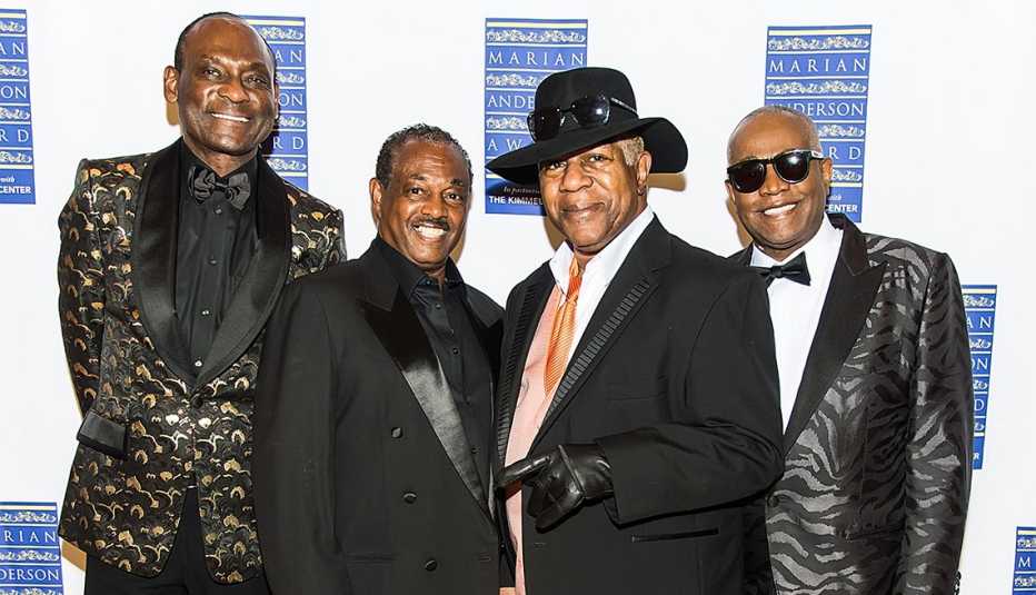 george brown robert bell dennis thomas and ronald bell of kool and the gang pose for a photo together at the 2019 marian anderson award