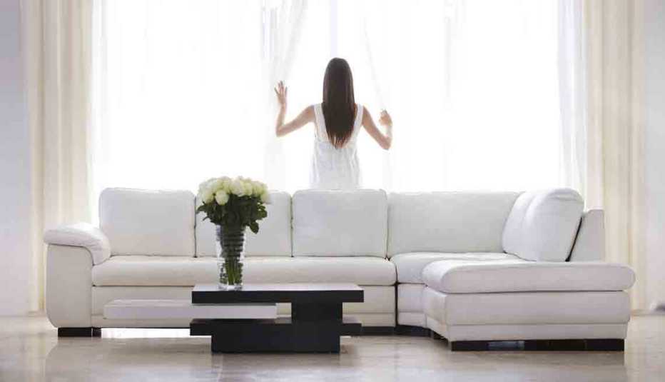 Elegir el mejor modelo de cortinas para tu sala moderna
