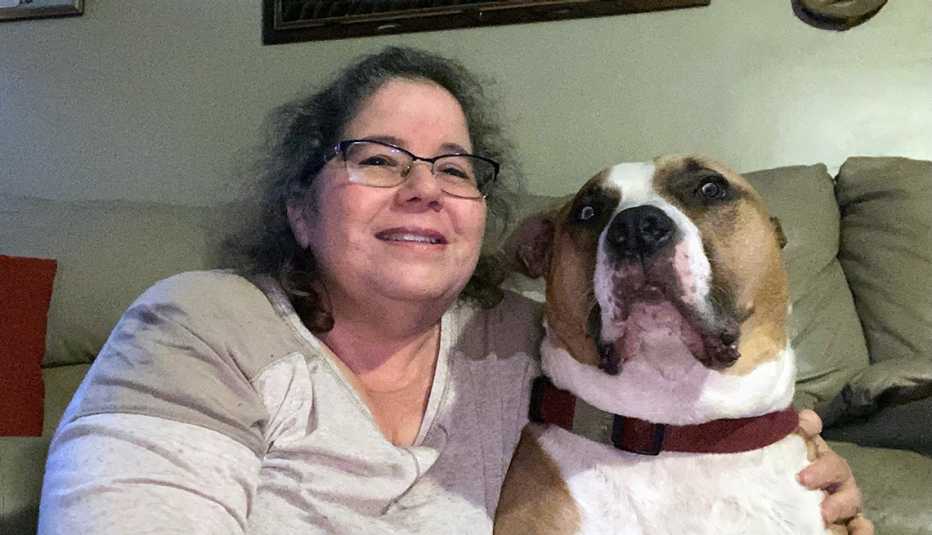 Karen Hopper y su perro Rusty